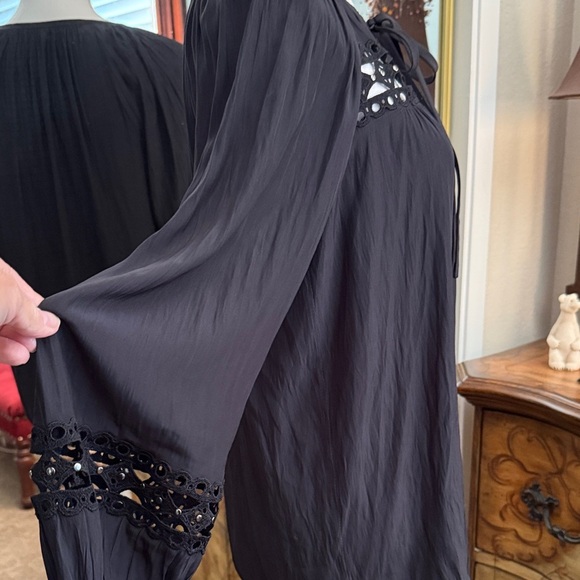 Ramy Brook Elegant Black Blouse with Eyelet Details - Picture 4 of 16